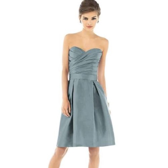 Alfred Sung. Sleeveless dress. Size 2 - Picture 1 of 5